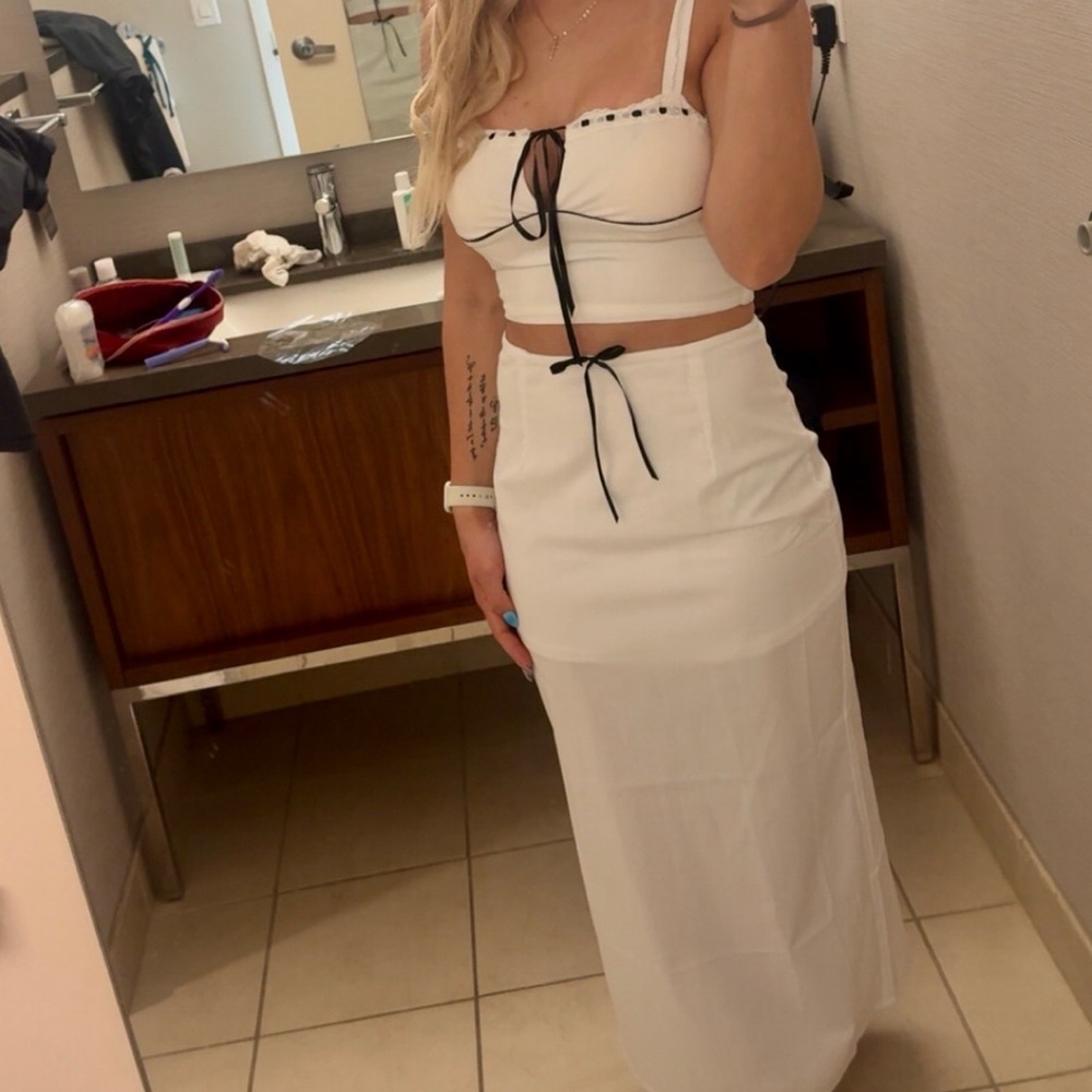 Two piece skirt set